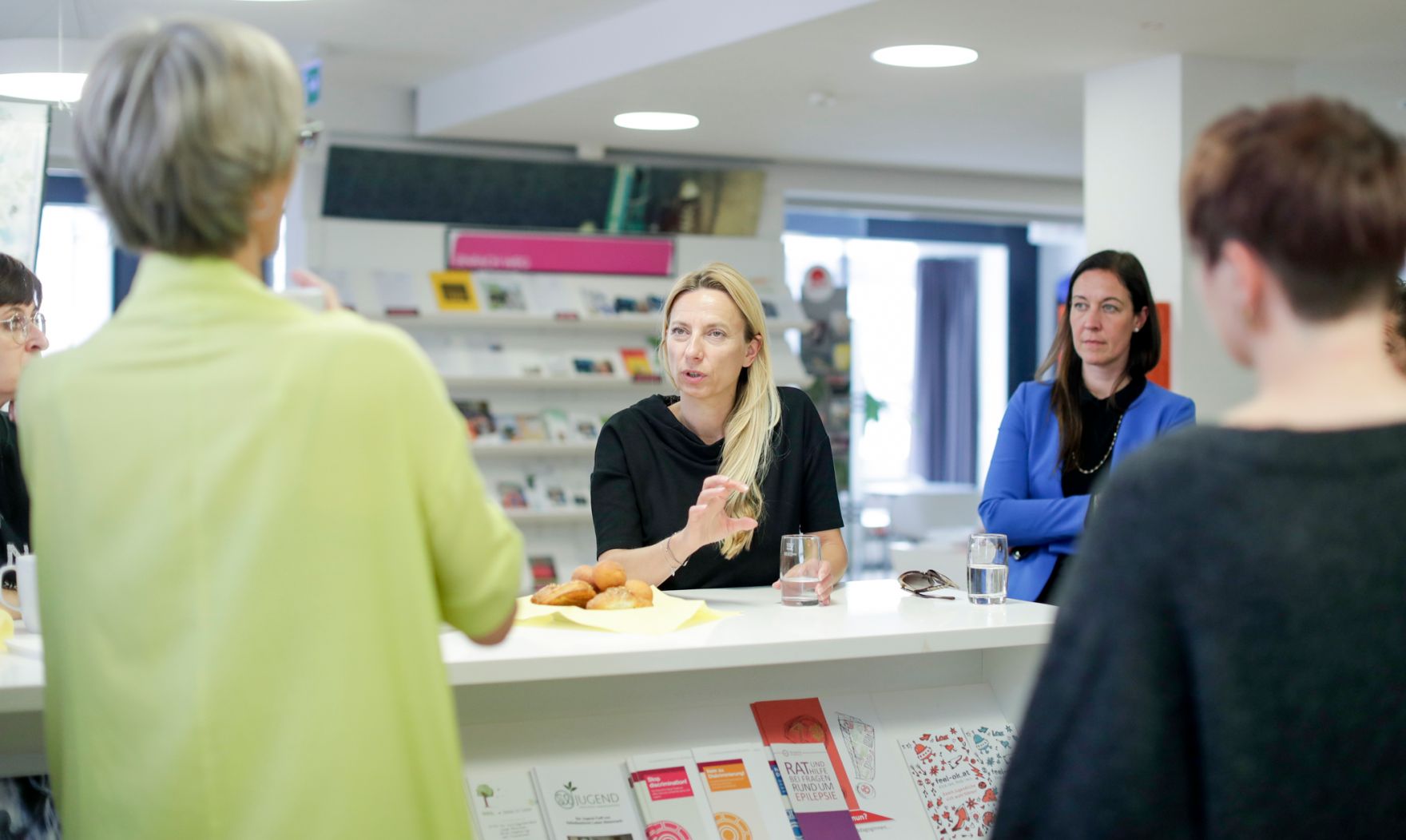 _AND6787.jpg Am 10. Mai 2019 reiste Bundesministerin Juliane Bogner-Strauß anlässlich eines Bundesländertags nach Graz. Im Bild bei einem Projektbesuch von „Eure Projekte“.