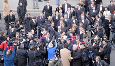 Am 02. Dezember 2008 wurde die neue Bundesregierung von Bundespr&auml;sident Heinz Fischer in der Pr&auml;sidentschaftskanzlei angelobt. Der anschlie&szlig;ende Weg in das Bundeskanzleramt.