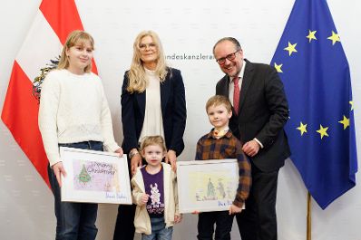 Am 13. Februar 2025 empfing Bundeskanzler Alexander Schallenberg (r.) Kinder der Ronald McDonald Kinderhilfe im Bundeskanzleramt.