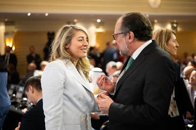 Am 14. Februar 2025 nahm Bundeskanzler Alexander Schallenberg (r.) an der M&uuml;nchner Sicherheitskonferenz teil. Im Bild mit Kanadas Au&szlig;enministerin Melanie Joly (l.).