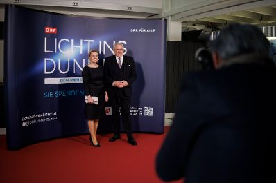 Am 15. November 2024 nahm Bundesministerin Susanne Raab (l.) an der Gala f&uuml;r LICHT INS DUNKEL teil. Im Bild mit Pius Strobl (r.), ORF-Leiter von LICHT INS DUNKEL.