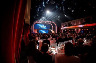Am 15. November 2024 nahm Bundesministerin Susanne Raab (im Bild) an der Gala f&uuml;r LICHT INS DUNKEL teil.